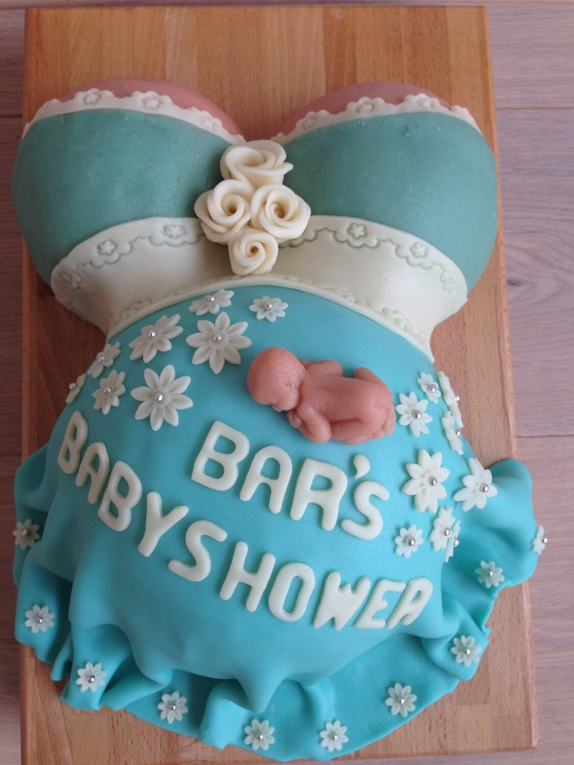 buiktaart met baby blauw jongen