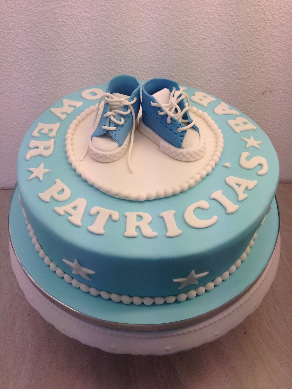 babyshower sneakers gympies